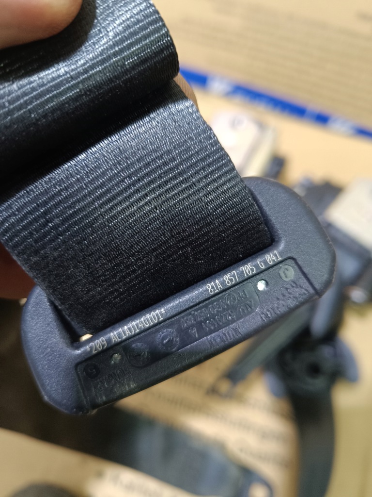 Audi q2 перед ремни безопасности - версия с доводчик 81a857705g Оригинал