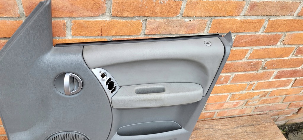 фото №9, Jeep cherokee liberty kj 1-07r обшивка правый перед