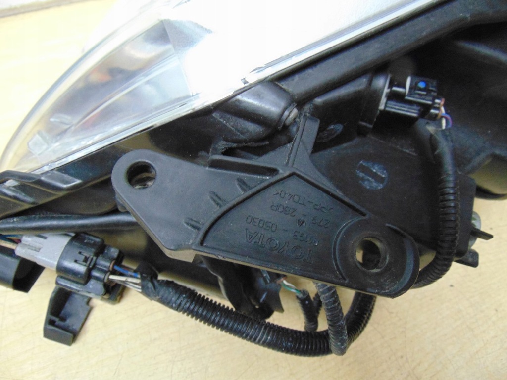 фото №13, Лампа правая перед ксенон toyota avensis t27 koito