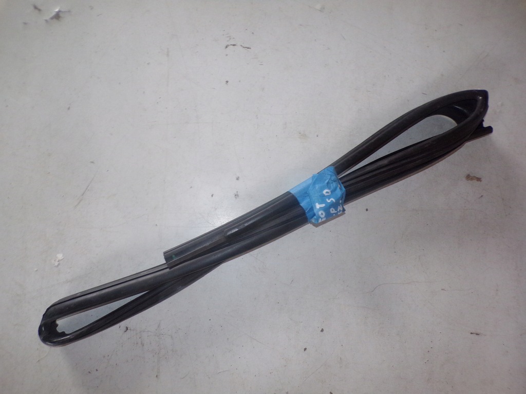 фото №1, Прокладка стекло правый перед peugeot 207