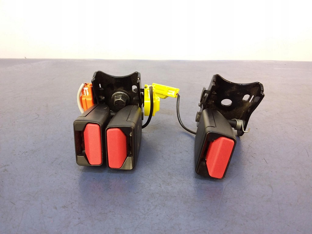 фото №1, Volvo v60 i клипса ремней задняя комплект 31250659