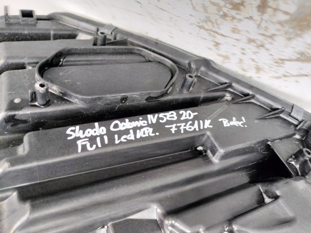 Фара правая фара skoda octavia iv 4 5e3 20- full led Киев