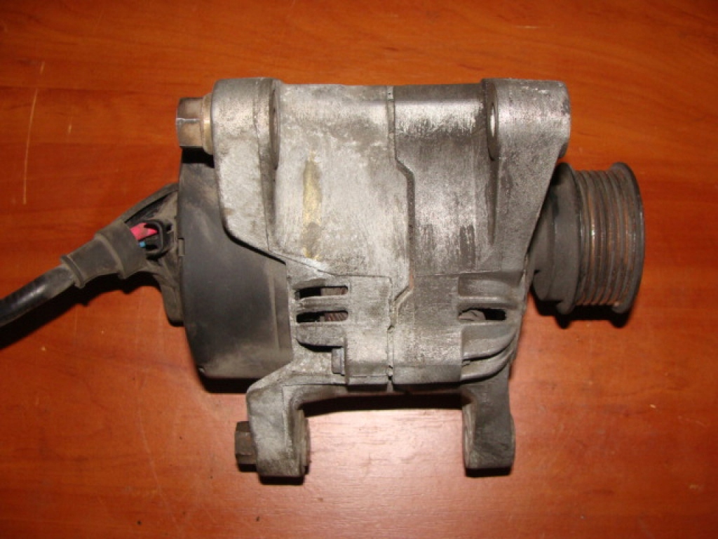 фото №1, Bosch 0123310006 генератор bmw e36 1,6b