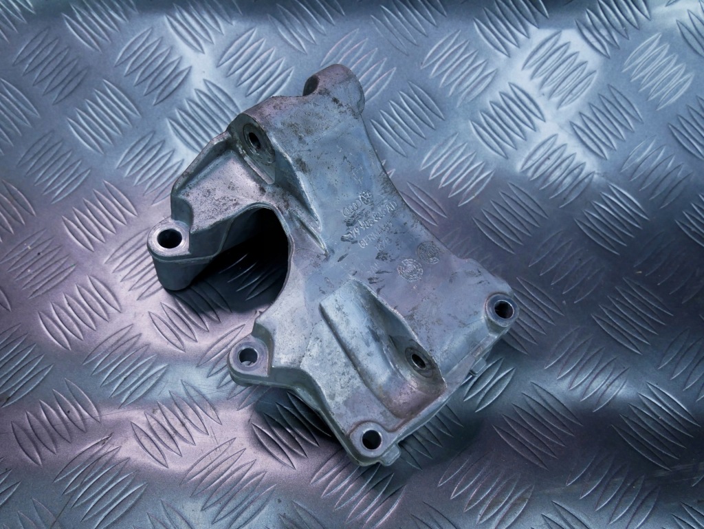 фото №1, Кронштейн генератора 079903805ad audi rs4 b8 4.2 fsi
