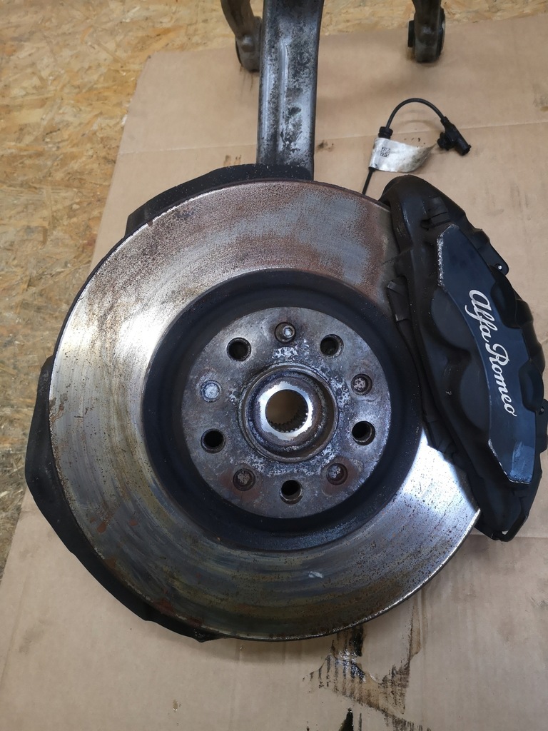 фото №3, Alfa romeo stelvio поворотный кулак левый перед 4x4