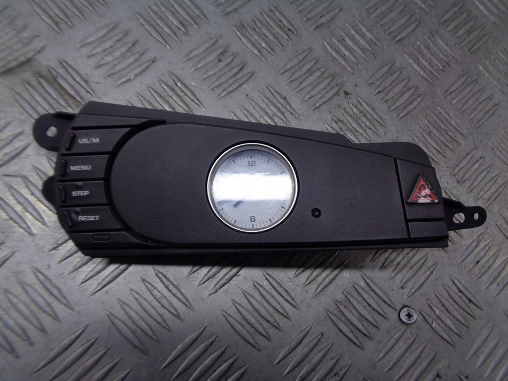 фото №1, Приборная панель часы chrysler pacifica