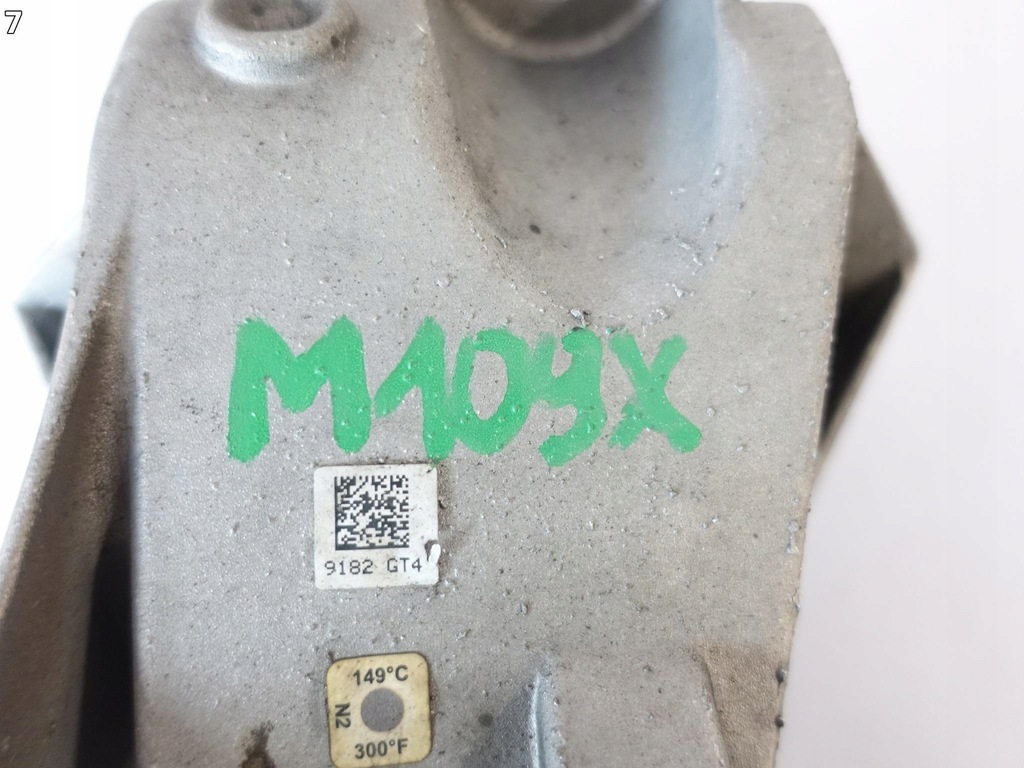 фото №8, Porsche 981 cayman boxster кронштейн кронштейн кронштейн підрамник правий задня