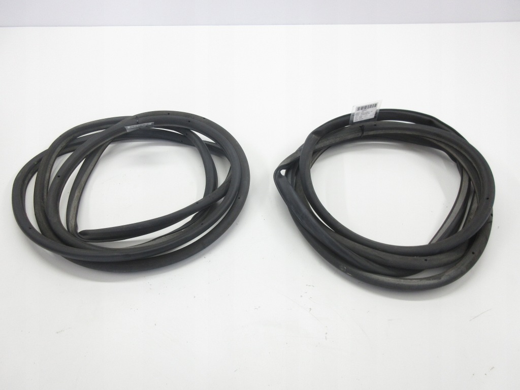 фото №1, Vw polo iv 9n 3d прокладка дверь правый левый перед