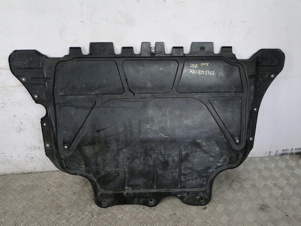 фото №2, Защита pod двигатель vw t-roc 2ga 2.0tdi 3q0825236e orginał !!!!