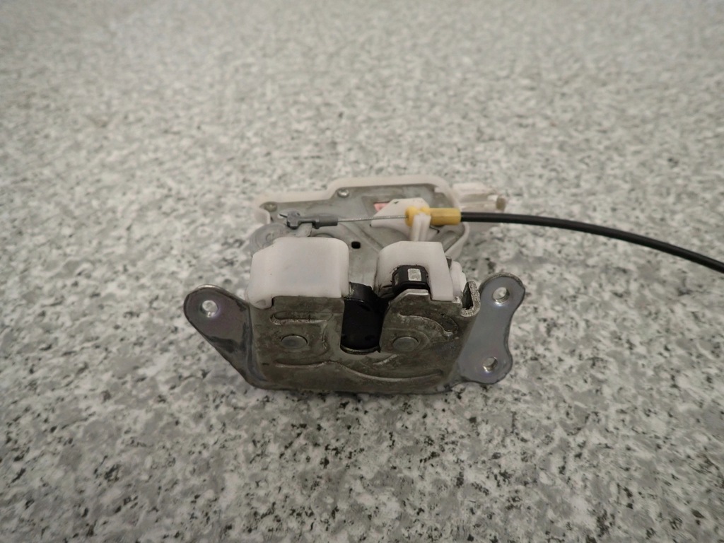 фото №7, Suzuki ignis iii 16- замок задний крышки багажника