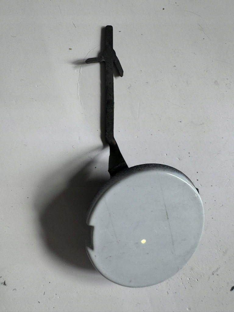 фото №1, Renault clio iv 11-13r. - заглушка фаркоп бампера перед 511801872r