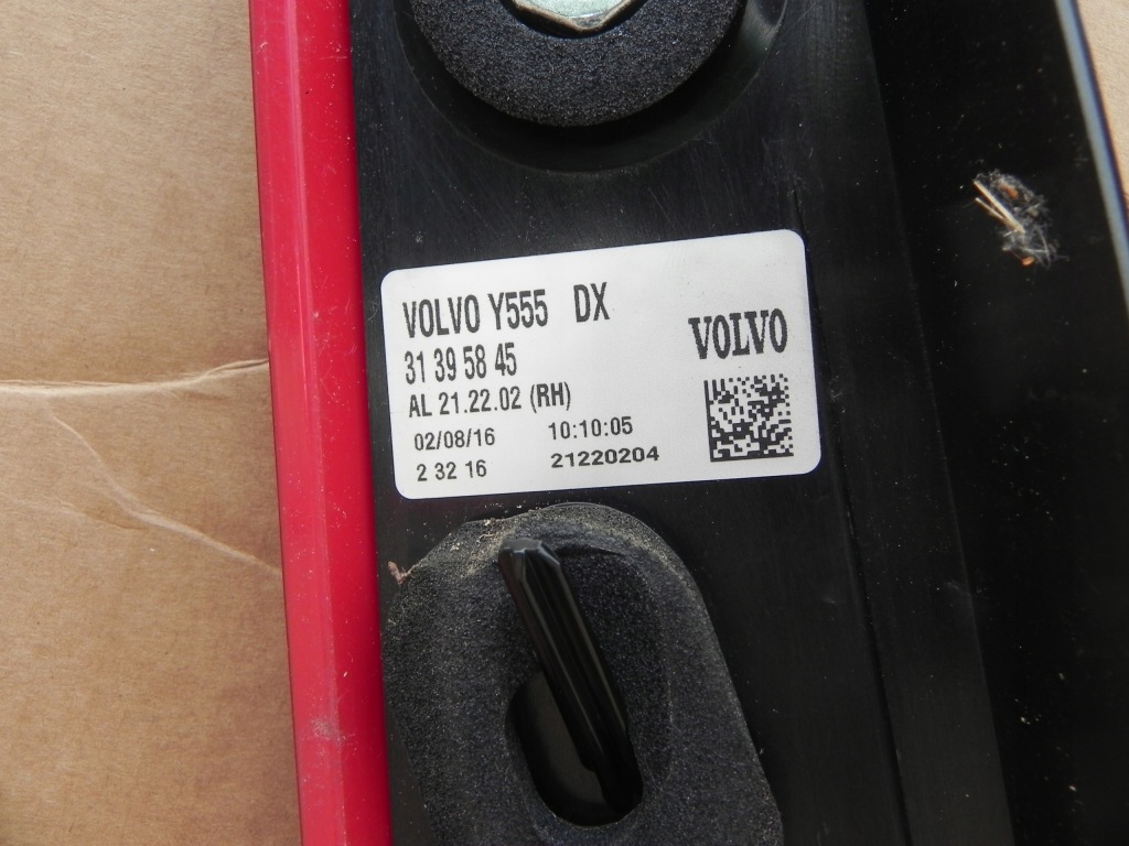 Купити Volvo v40 2 cc 2 12- рестайлінг  фара правий задній led ідеальне