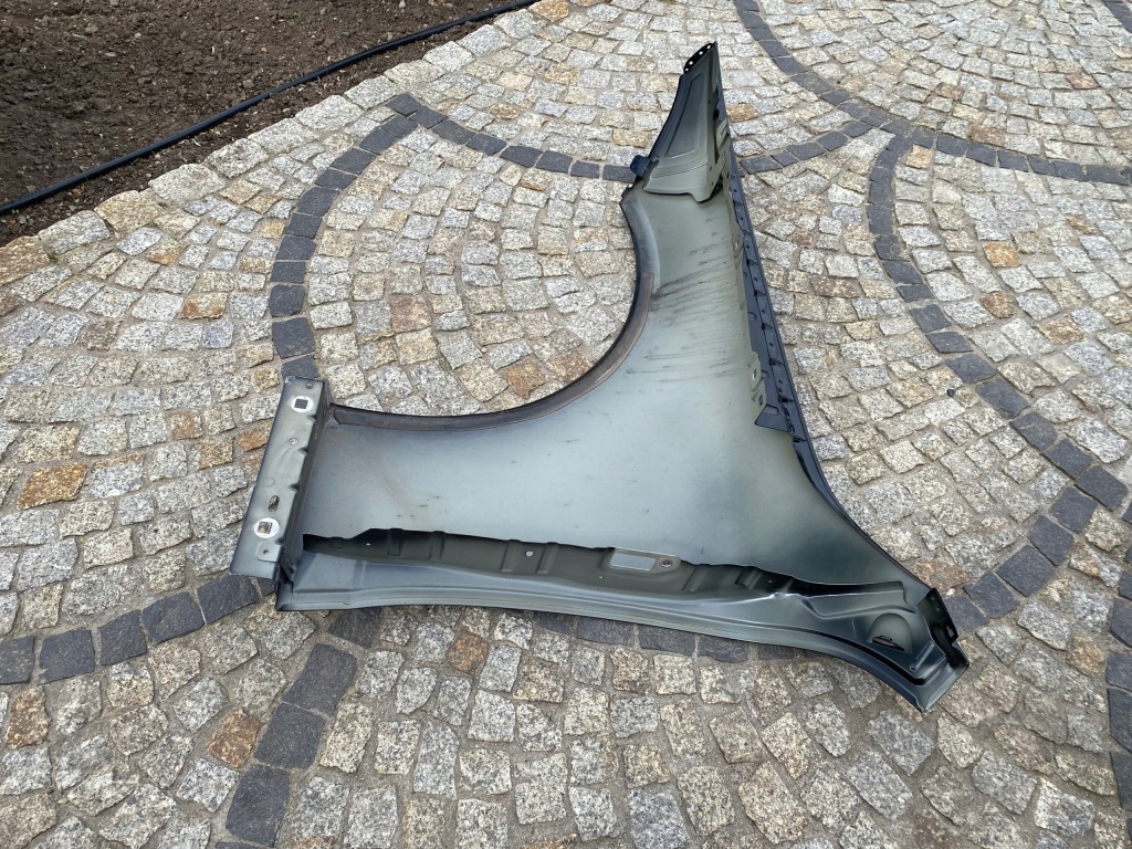 Mercedes 257 cls крила правий перед 2578810200 оригінал в Україні