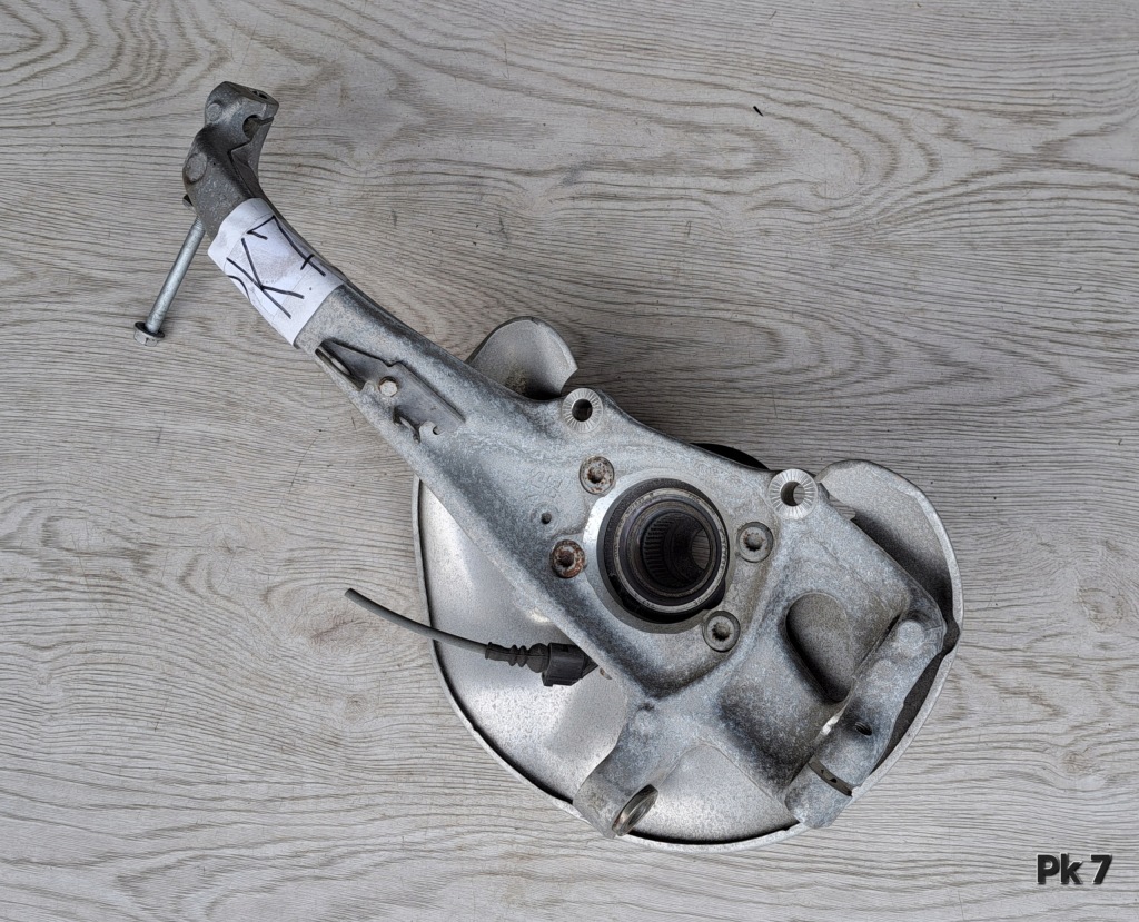 фото №1, Поворотный кулак правая audi a5 sportback 8ta 4g0407242d