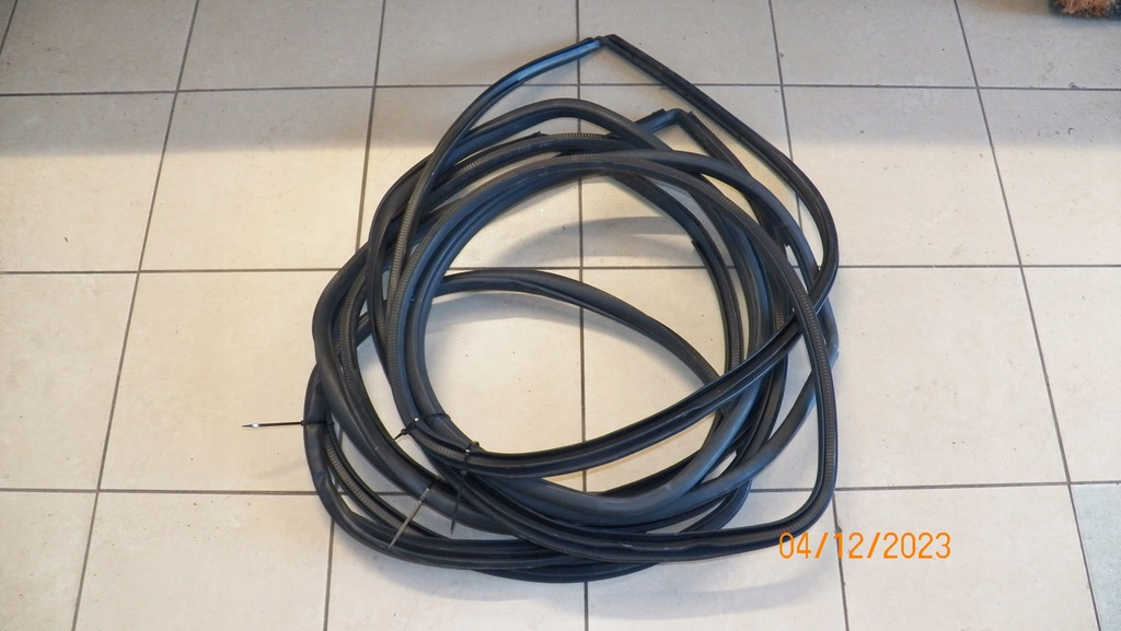 фото №1, Прокладка двері toyota c-hr 62331-f4010