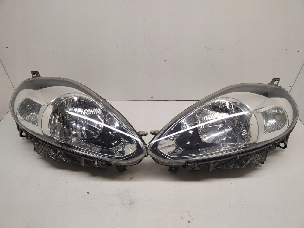 фото №1, Лампы передние правая + левая fiat punto evo 2009-