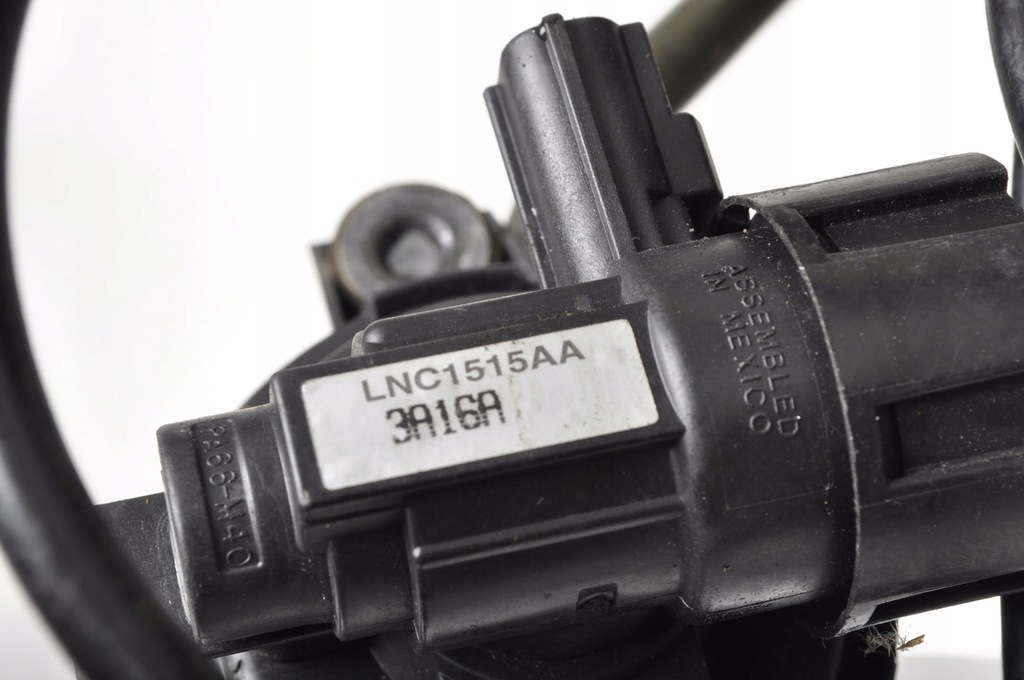 фото №6, Aston martin vanquish i 6.0 клапан вакуумa lnc1515aa