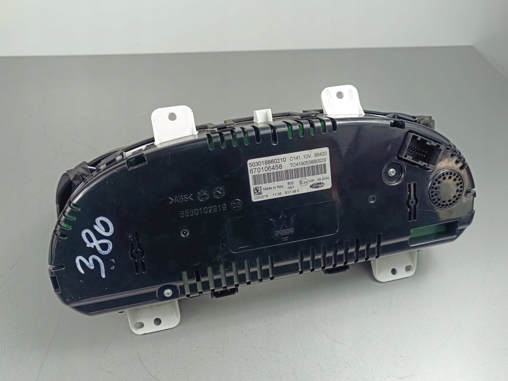 2018 maserati levante лічильник 503018860210 Зі Шроту