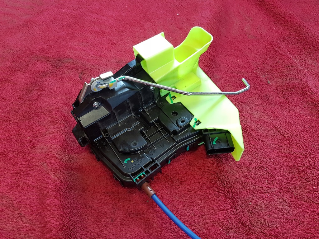 фото №3, Замок дверь правый перед 81320-r2000 europa - kia sportage v 5 21-