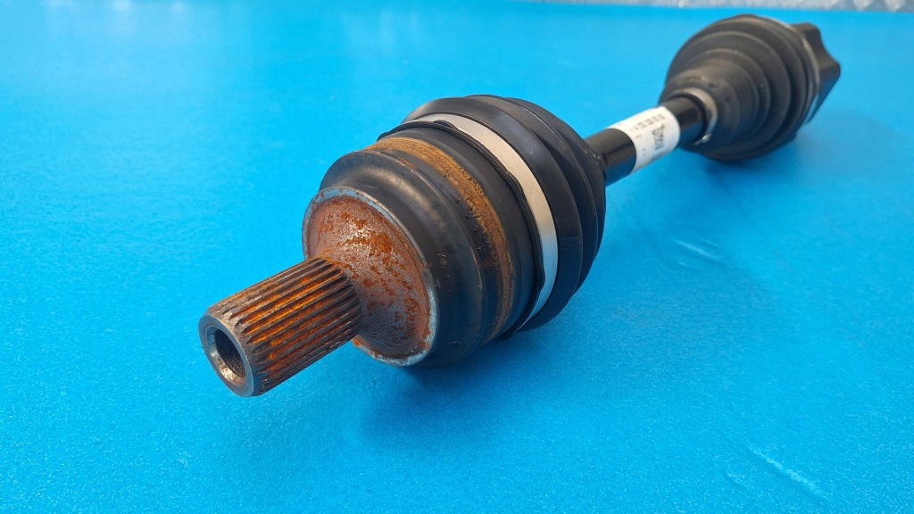 Купити Mercedes eqc w293 привідний вал привідна