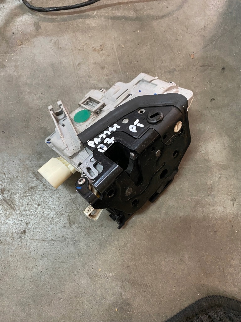 фото №1, Vw passat b7 замок дверь правый задняя 3c4839016b