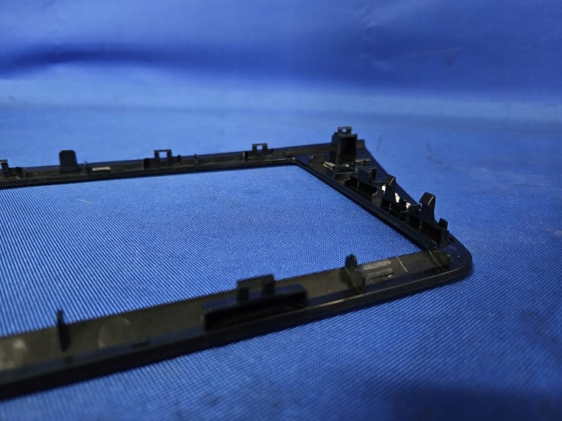 фото №8, Рамка дисплея екрана vw touran ii