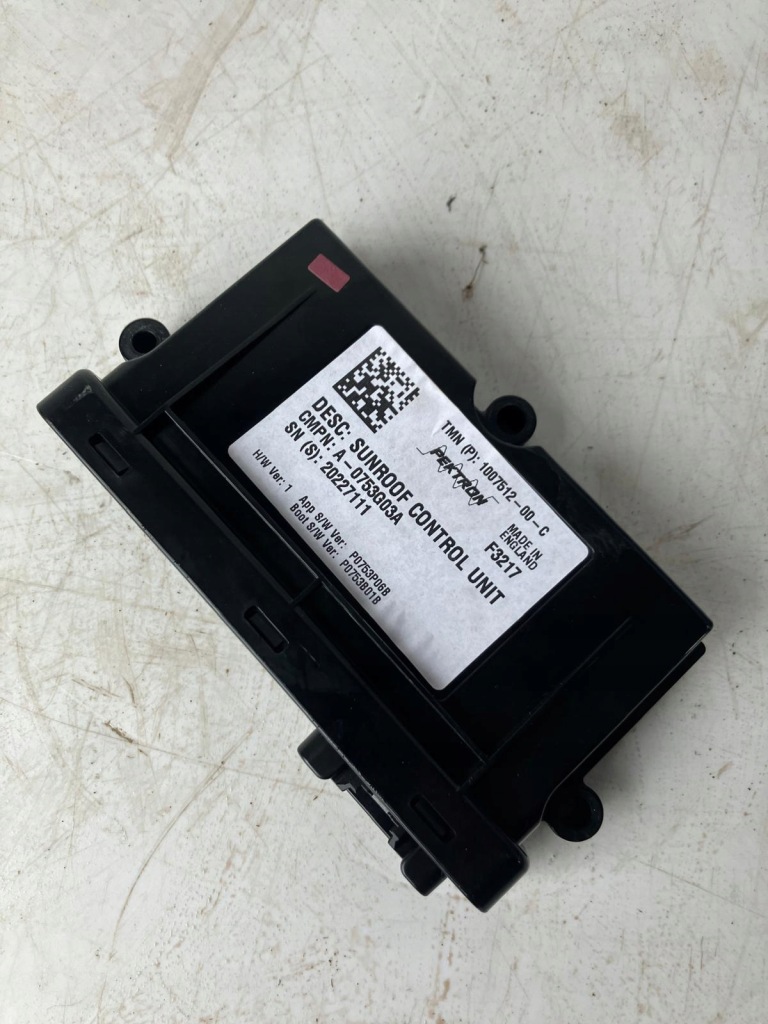 фото №1, Модуль блок управления люк tesla model s 1007512-00