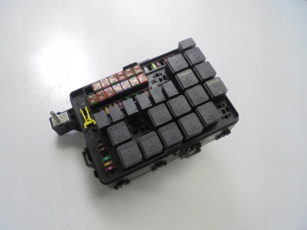 Купить Коробка предохранителей maserati levante 2016-