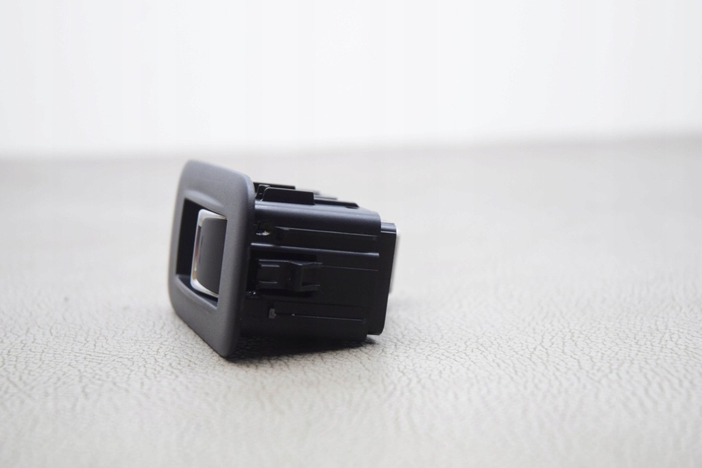 фото №8, Кнопка управление окон задних левых дверь lexus rx _l2_ 192967