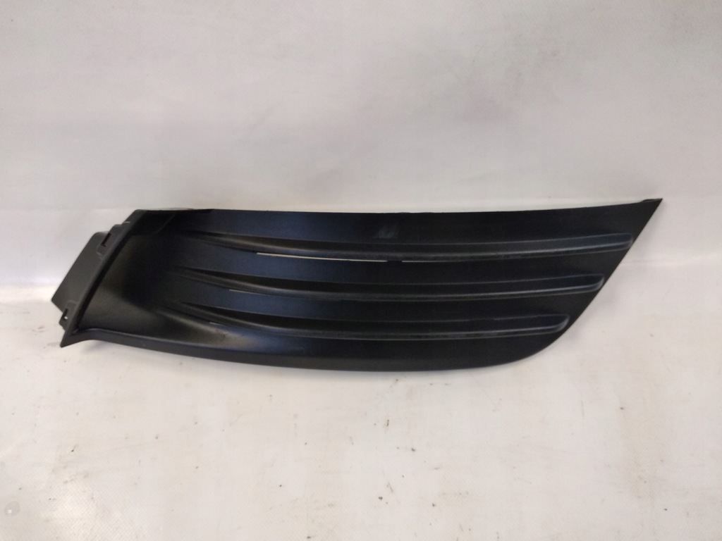 фото №1, Renault megane iv решётка бампера правая перед 15-