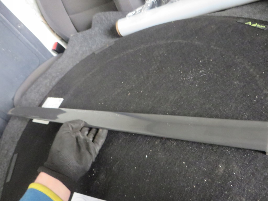 фото №1, Молдинг дверь правый задняя audi a4 b6 8e0867420g x