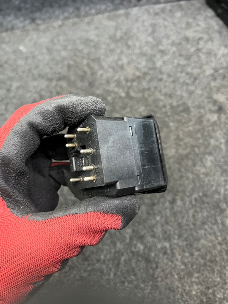 Mercedes w123 переключатель света аварийных 1238200005 Цена