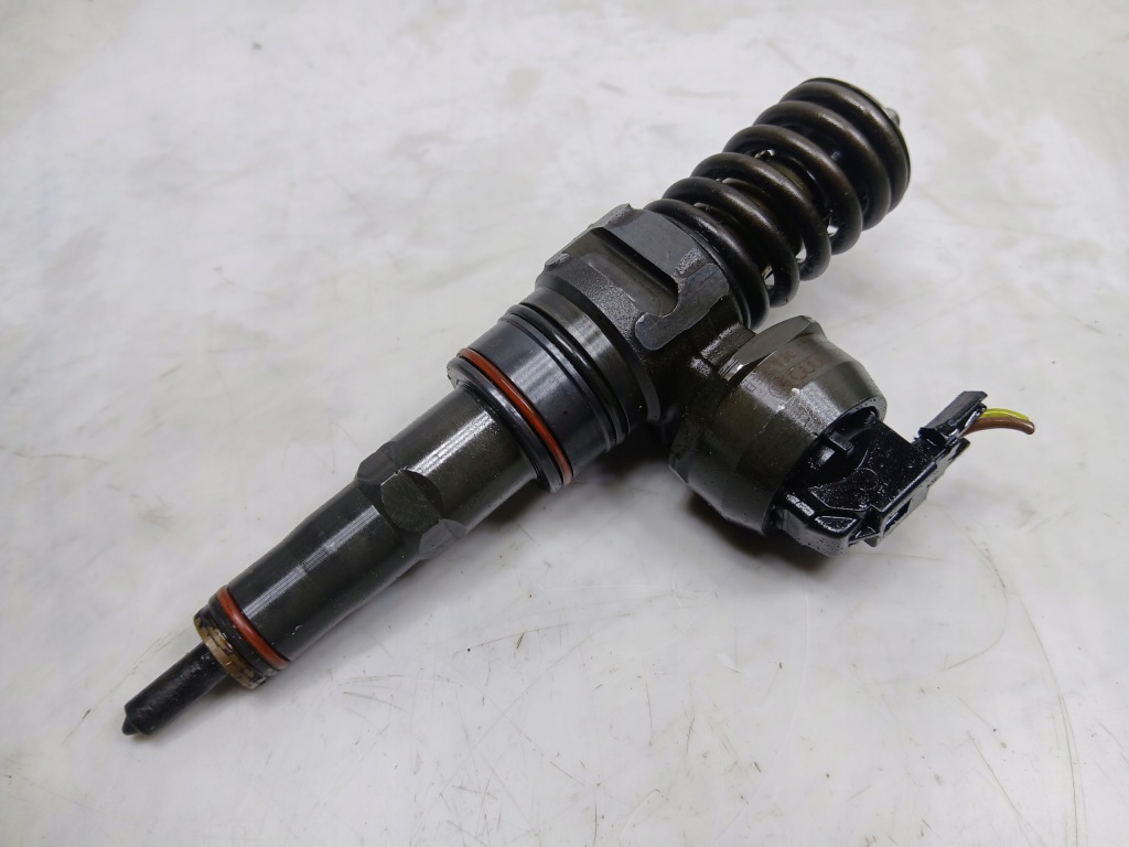 фото №1, Инжектор насос-форсунка audi a4 b6 1.9 tdi 038130073q