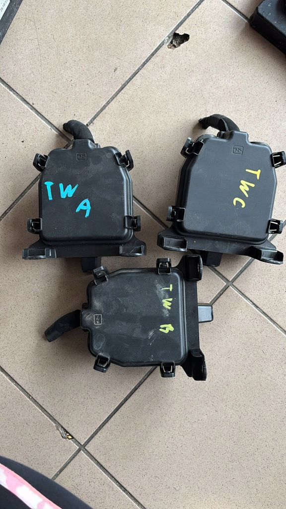 Коробка предохранителей twingo 3 a4535400124 243121445r Цена