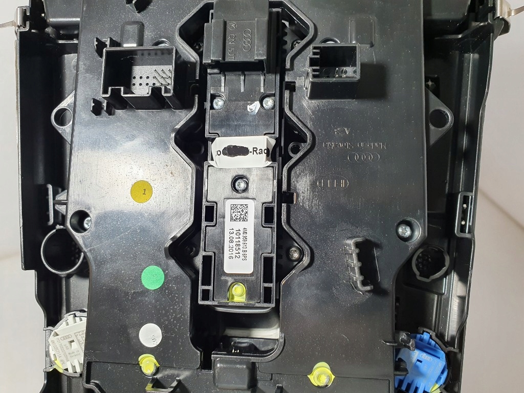 фото №12, A4 b9 s-line лампа освещение кабины люк комплект 8w0947135at