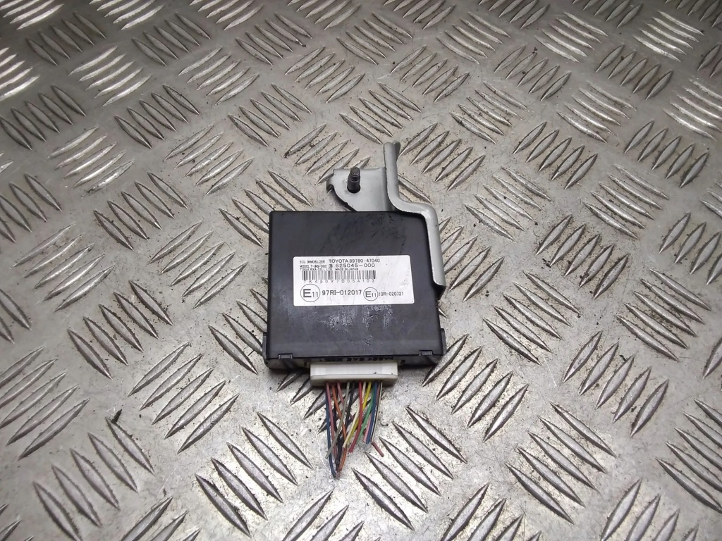 Купить Модуль иммобилайзер toyota prius хэтчбек _w2_ 625045000 1.5l hybrid