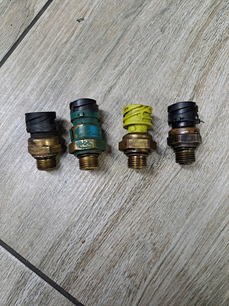 фото №1, Датчик тиску оливи renault dxi volvo fh fm fl fe