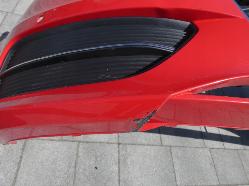 Решітка , бампер, ґрати audi a-3 8v3 дорестайлінг  hb Зі Шроту