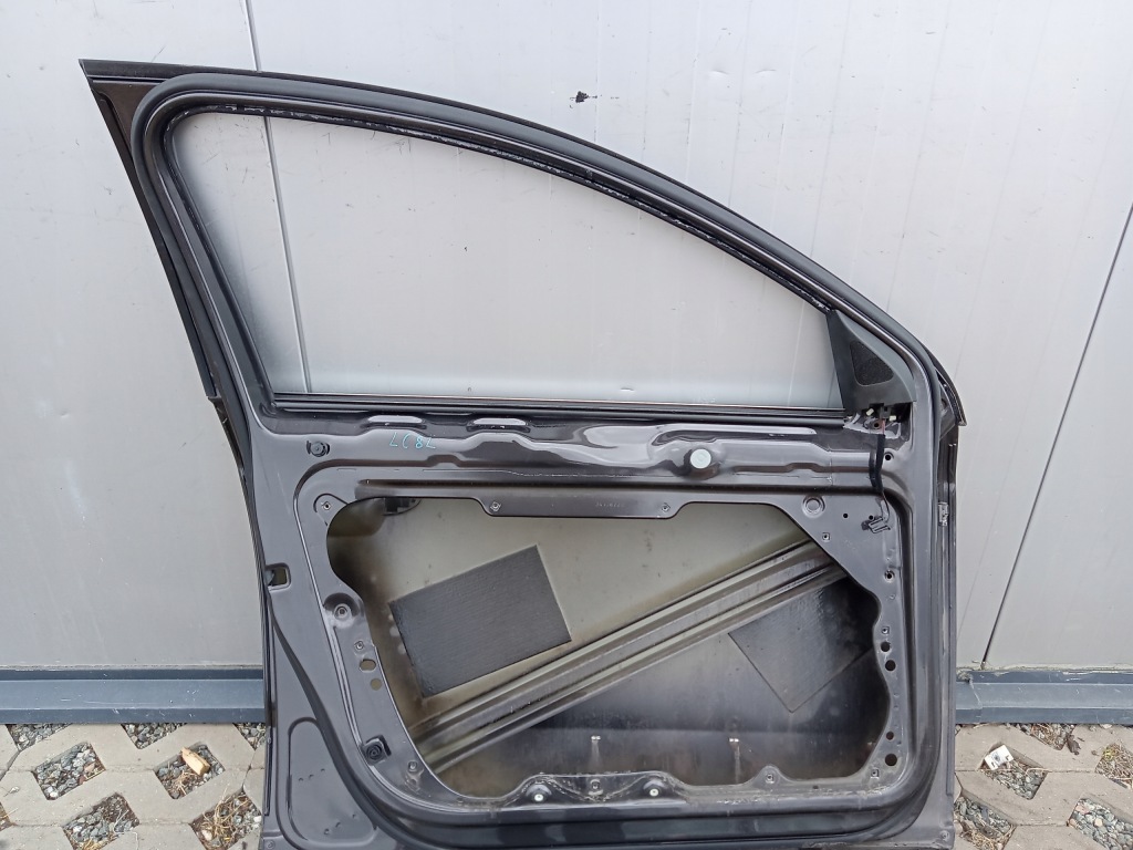 Дверь левый перед vw passat b6 mocca lc8z с Разборки