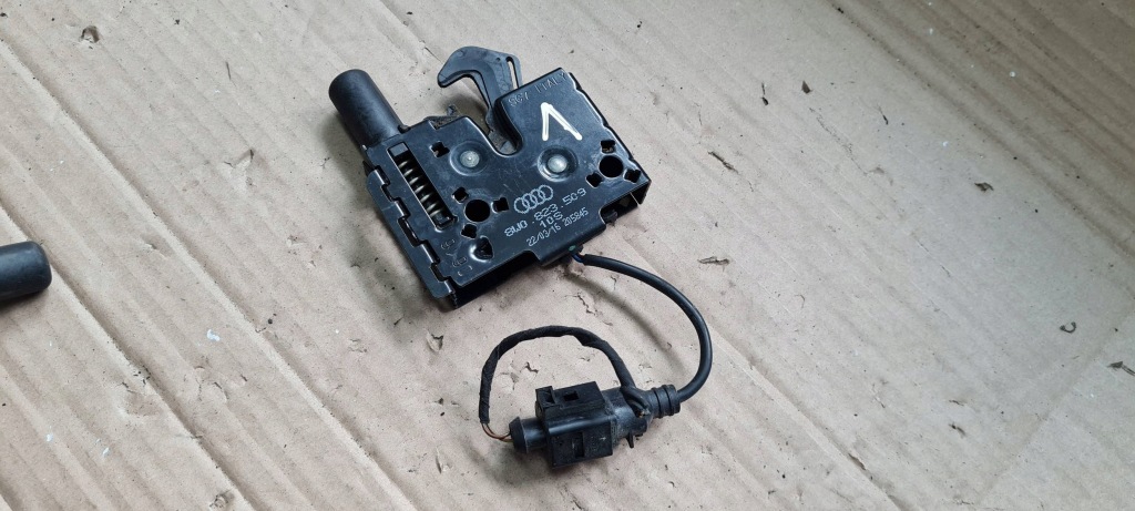 фото №1, A4 b9 8w замок капот перед поперечина крышки 8w0823509 a5 8w