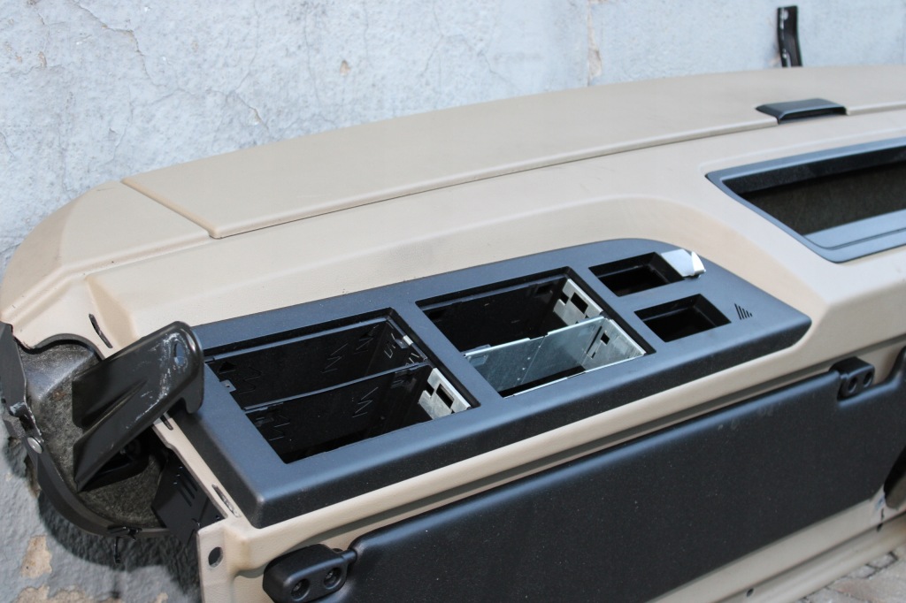 фото №7, Mercedes actros mp4 приборная панель верхний полка бардачок козырьки солнечные streamspace