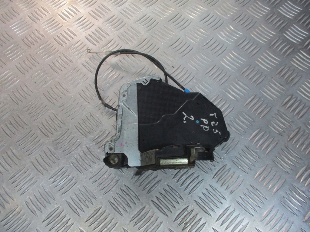 фото №1, Замок правий перед toyota avensis t25