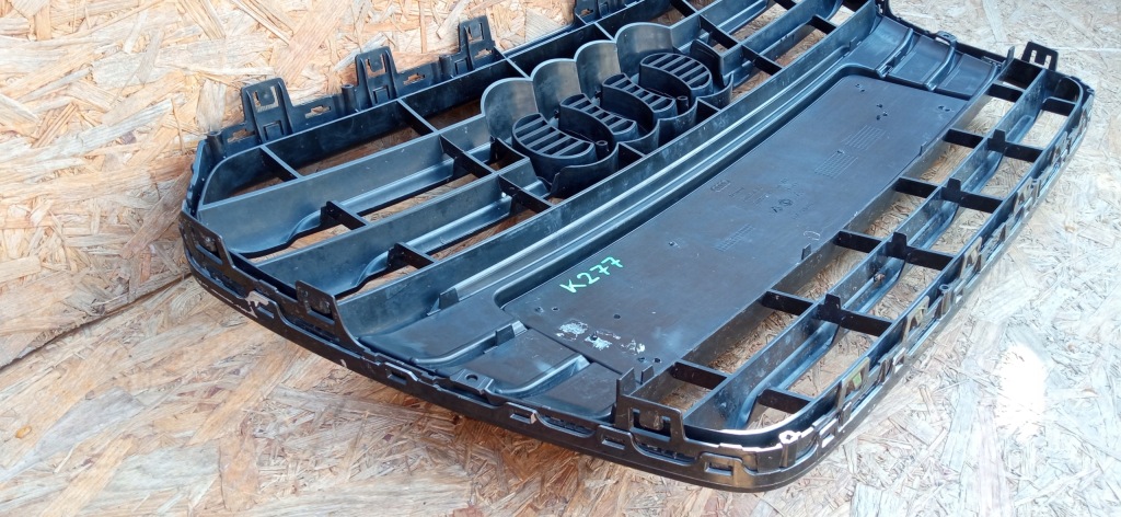 Audi a5 8t рестайлинг  11- решётка  решётка средняя решётка радиатора бампера перед 8t0853651g Оригинал