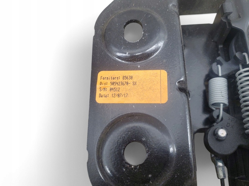 фото №6, Alfa romeo stelvio 505423670 замки