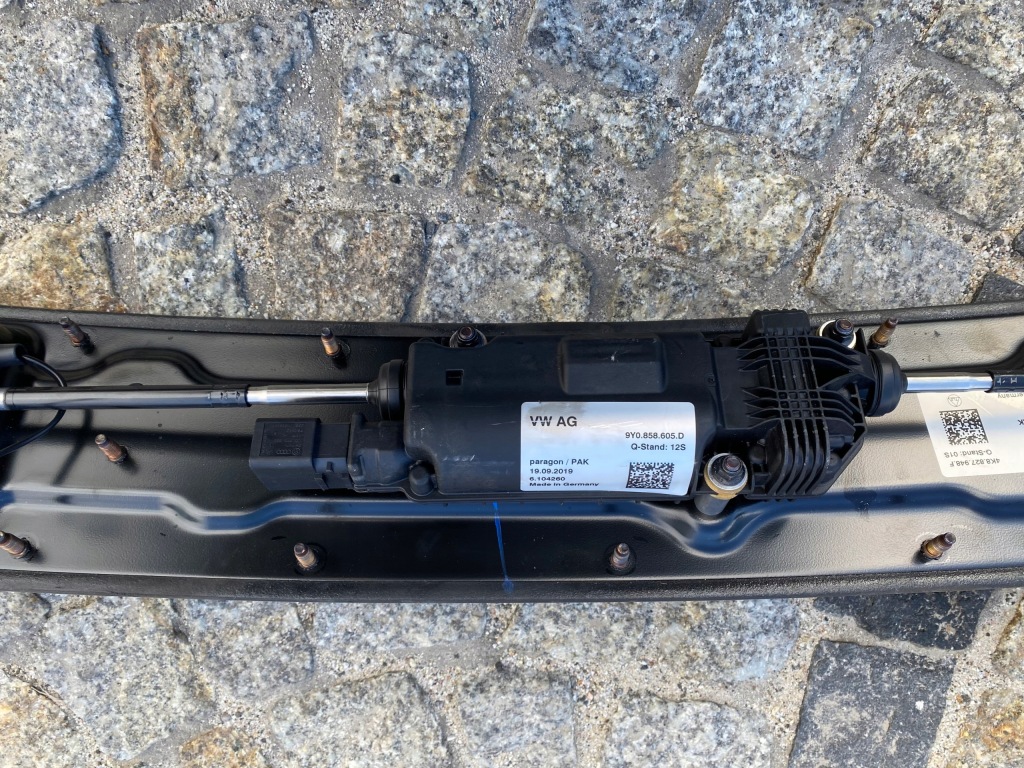 Audi s7 rs7 c8 9y 4k8 спойлер механизм задний  9y0858605d 4k8827948f оригинал Оригинал