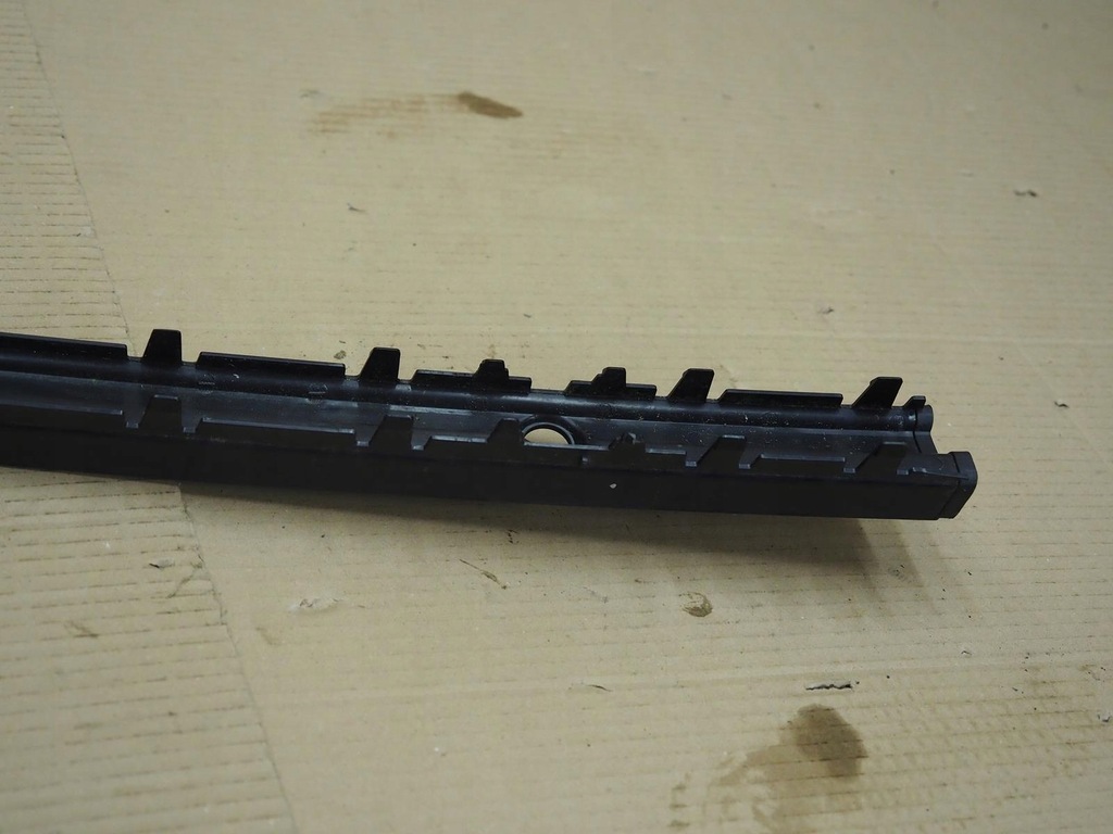 фото №13, Audi rs q3 83f 83f807837 решётка средняя задняя pdc