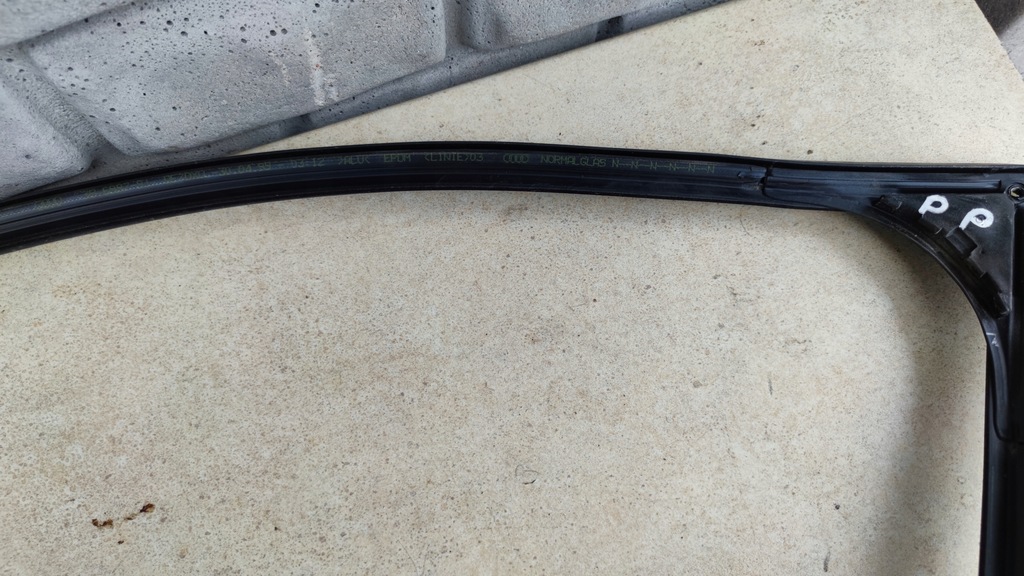 фото №8, Прокладка стекло правый перед audi a6 c5