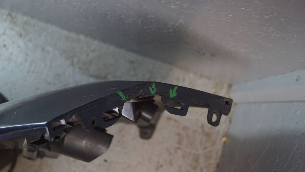 Купити Бампер перед peugeot 308 рестайлінг  led z1940