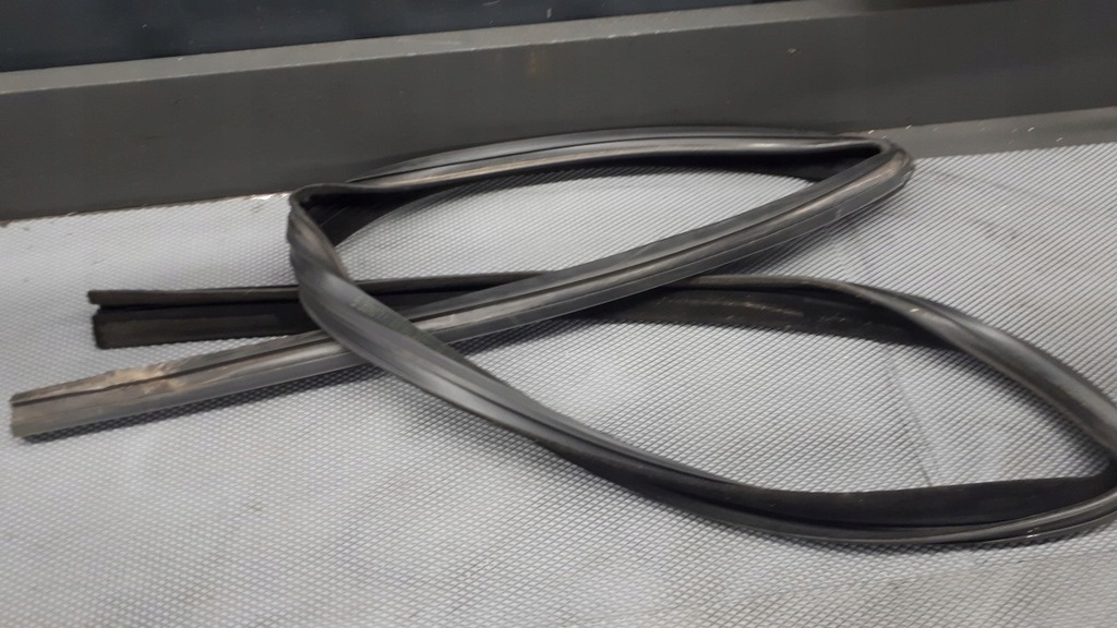 фото №6, Прокладка стекло левый перед mercedes w203