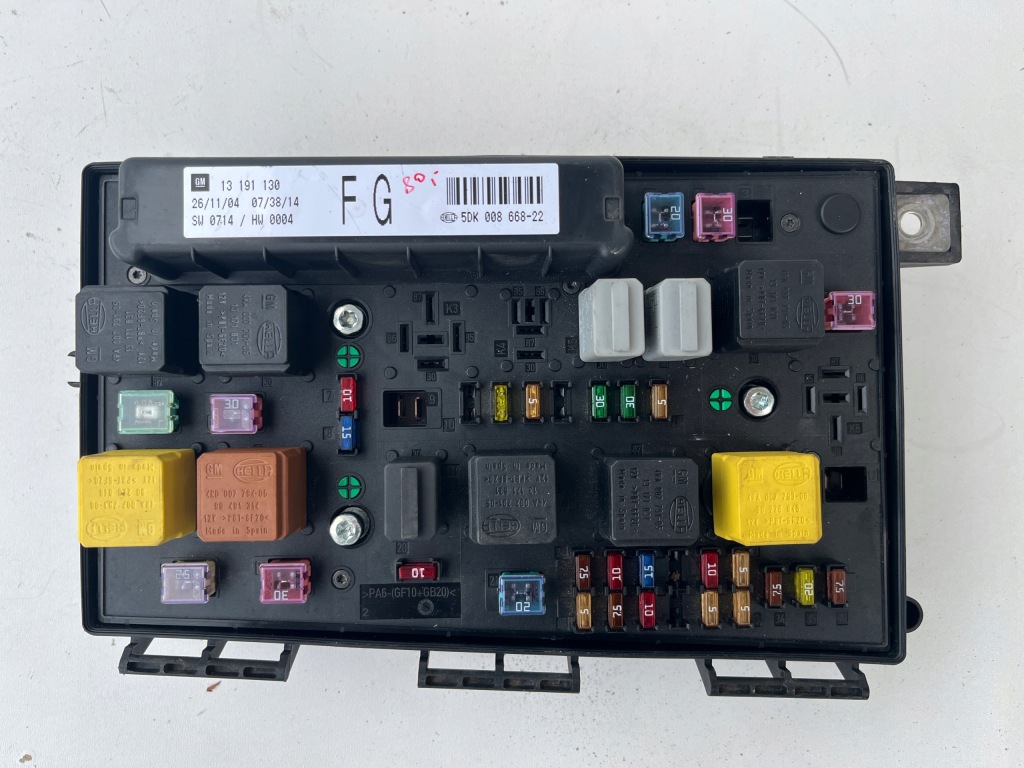 фото №1, Коробка запобіжників opel astra h 13191130fg